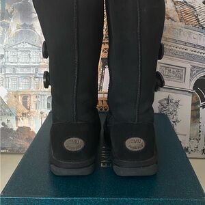 Emu Fairhaven Black Boot Women’s 7 Suede Sheepskin Water Resistant Mid Height